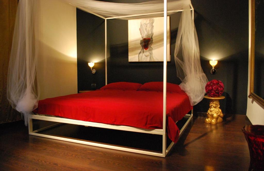 Eh13 Luxury Bed & Breakfast 2*